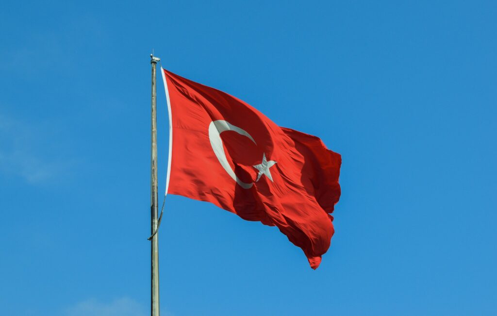 Míssil iraniano é interceptado no espaço aéreo da Turquia com sucesso