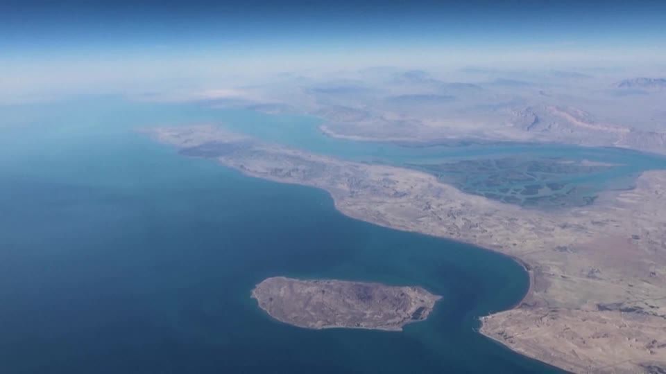 Dois navios-tanque indianos cruzam Estreito de Ormuz com sucesso