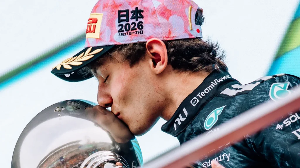Kimi Antonelli vence GP do Japão e se torna líder da F1