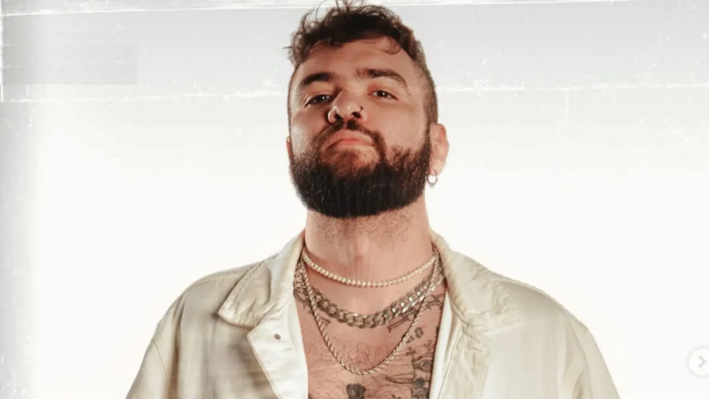 Tiago Santinelli: Humorista e polêmica com cristãos em BH