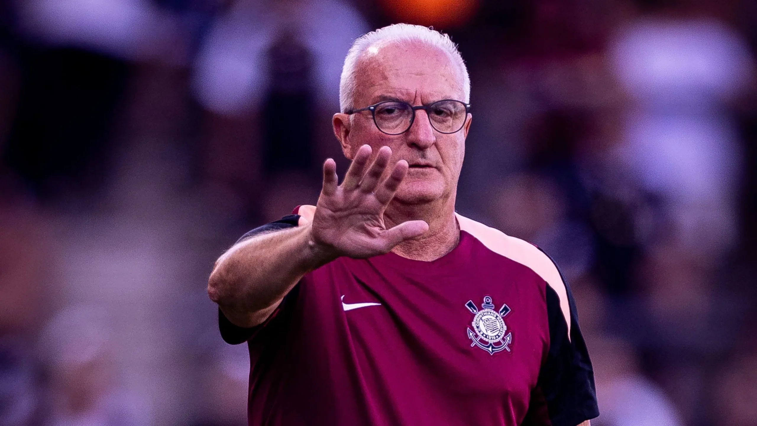 Sem reforços e com lesionados, Corinthians busca solução no ataque