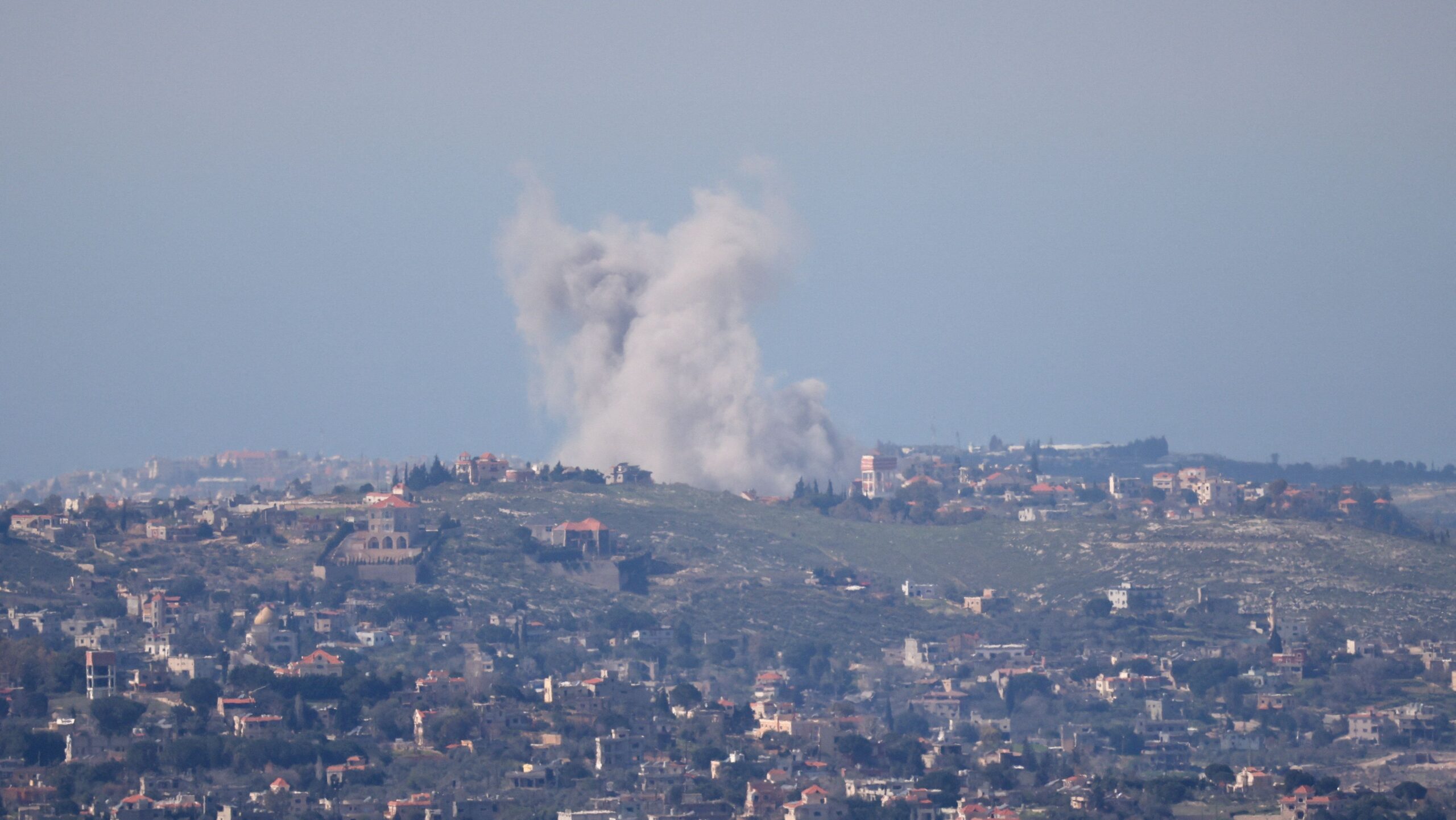Líbano afirma que 40 morreram em ataques de Israel recentes