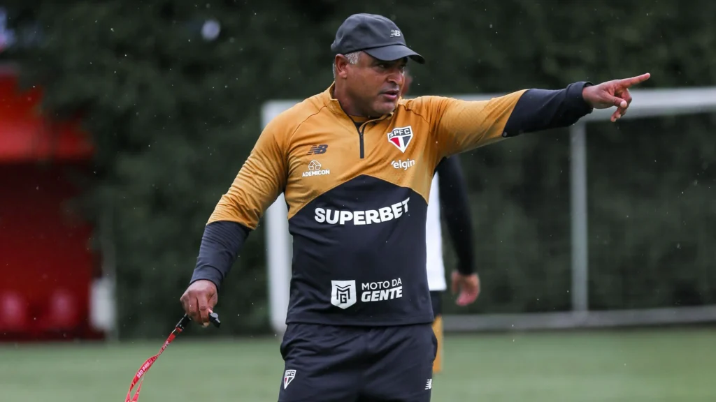 Instável, São Paulo se reapresenta buscando recuperação com Roger