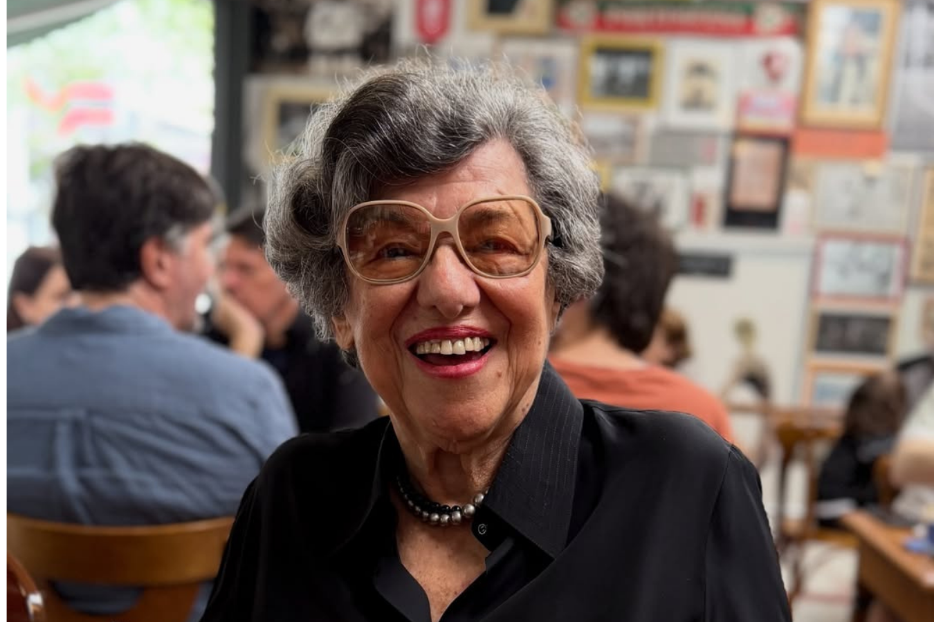 Ruth Rocha faz 95, é homenageada em desfile da Mancha Verde