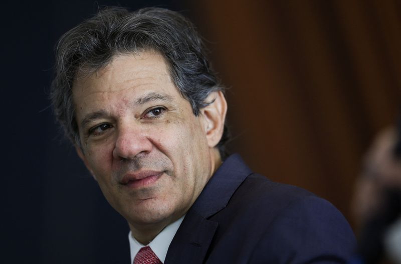 Haddad diz ser “natural” que Alckmin permaneça como vice