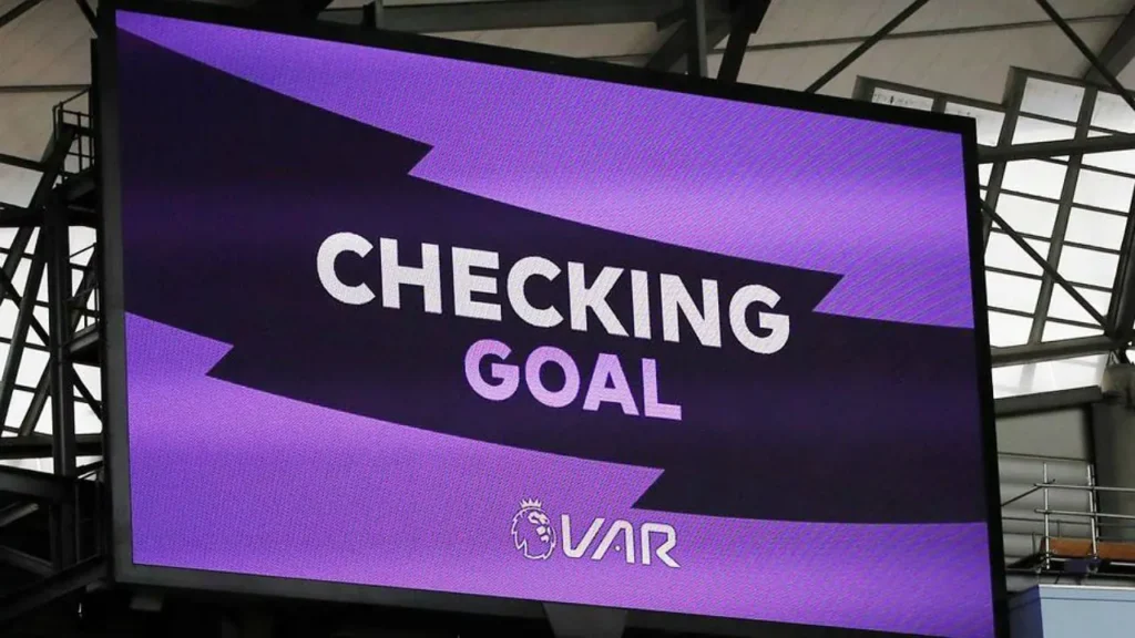 Mais de 75% dos torcedores da Premier League rejeitam o VAR.