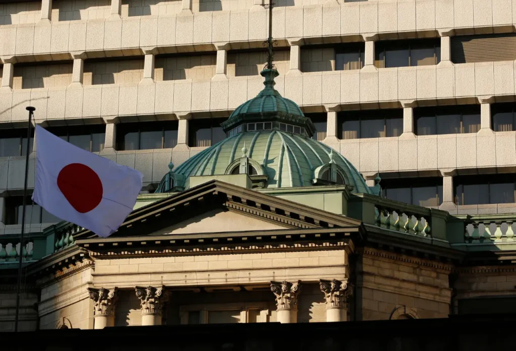 Japão: BoJ segura os juros e melhora previsões de inflação
