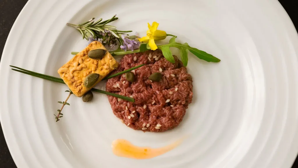 Carne cultivada avança, mas ainda enfrenta obstáculos globais