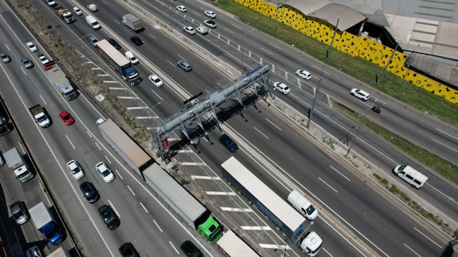 Suspensão de multas por free flow: entenda como funciona até novembro