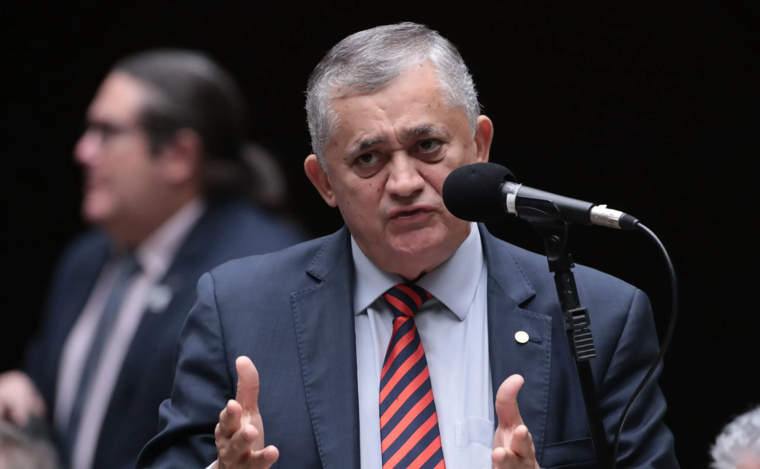 Novo ministro de Relações Institucionais promete transformação política