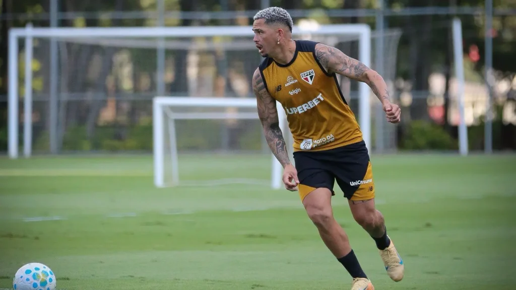 Pressionado, São Paulo busca vitória contra Juventude na Copa do Brasil