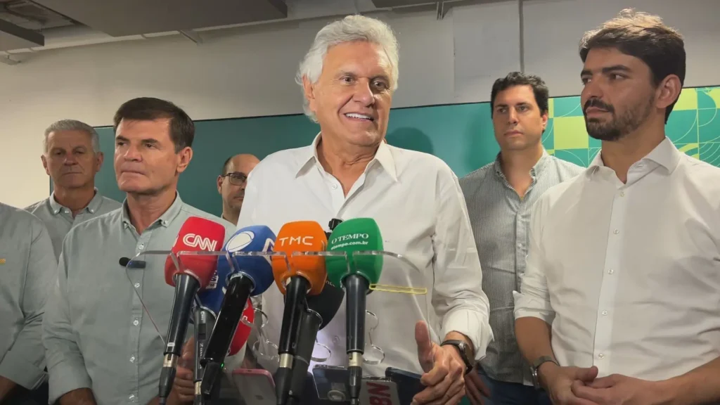 Caiado diz que Lula é quem "vende o Brasil" em acordos estratégicos