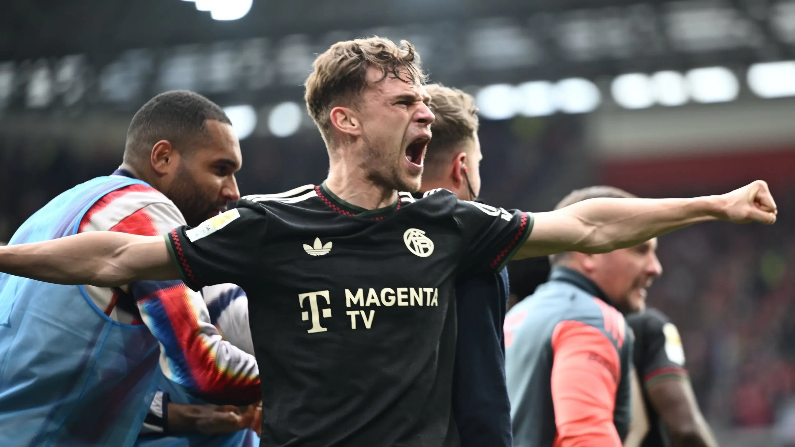 Bayern sofre, mas vence o Freiburg e se aproxima do título