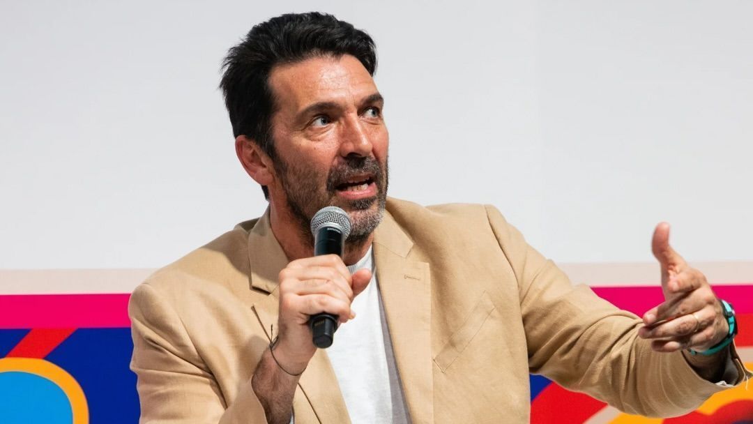 Buffon pede demissão da federação após tragédia na Copa