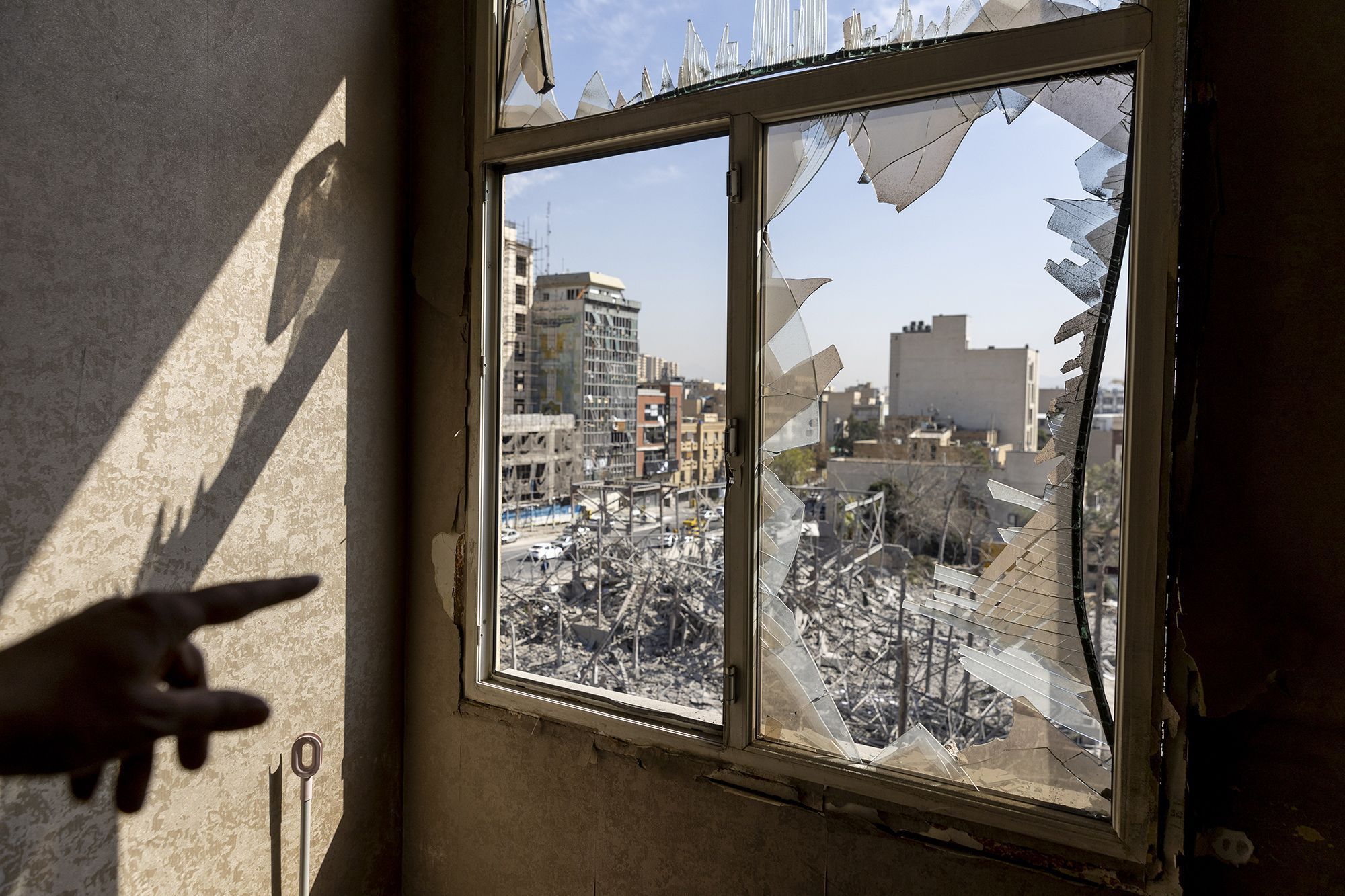 Quase 140 mil casas e comércios danificados no Irã: saiba mais