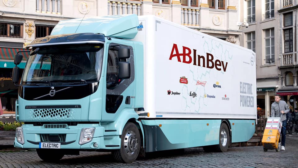 AB InBev eleva lucro e receita com aumento no volume de vendas
