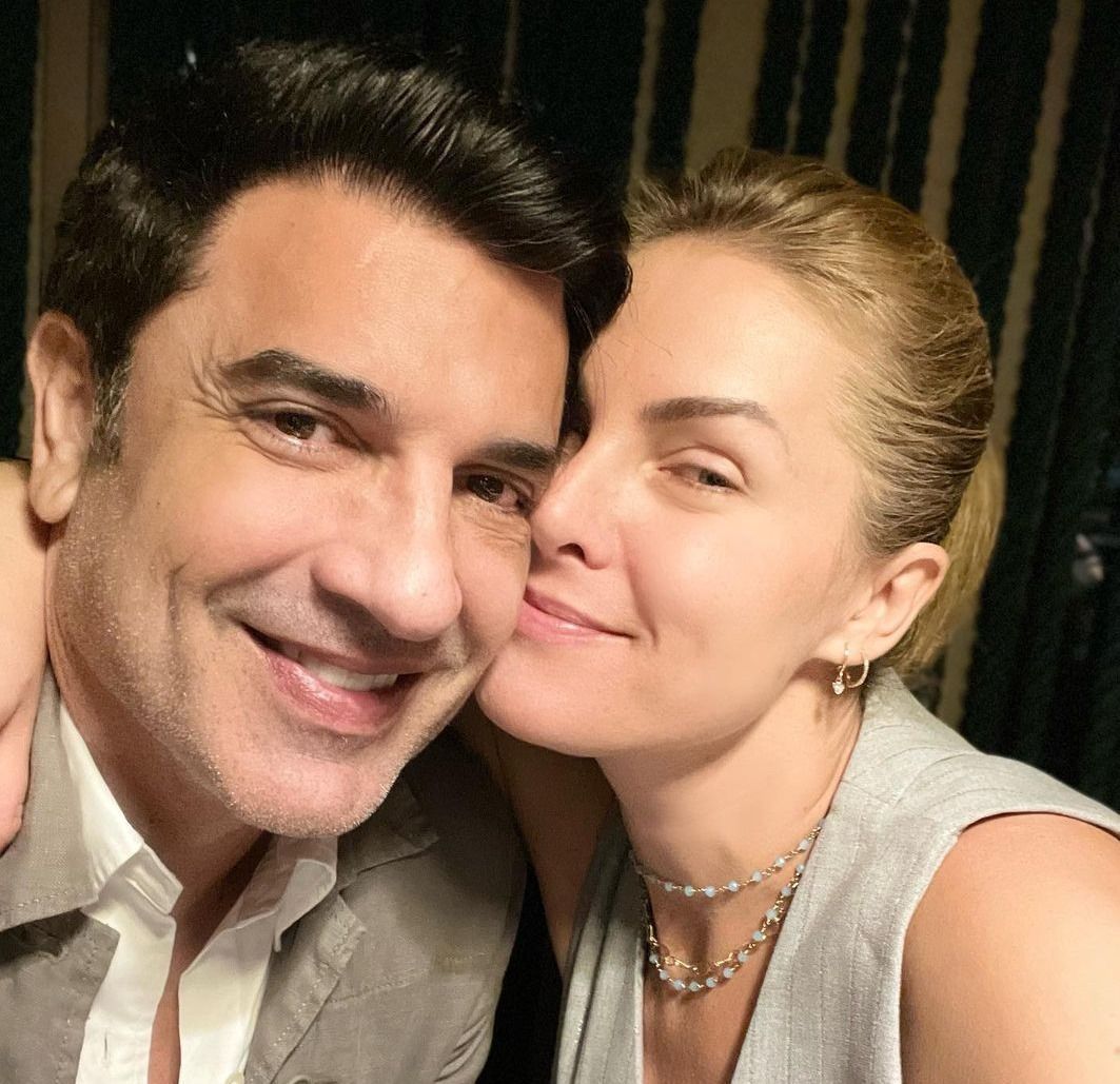 Ana Hickmann e Edu Guedes celebram a primeira noite na casa nova