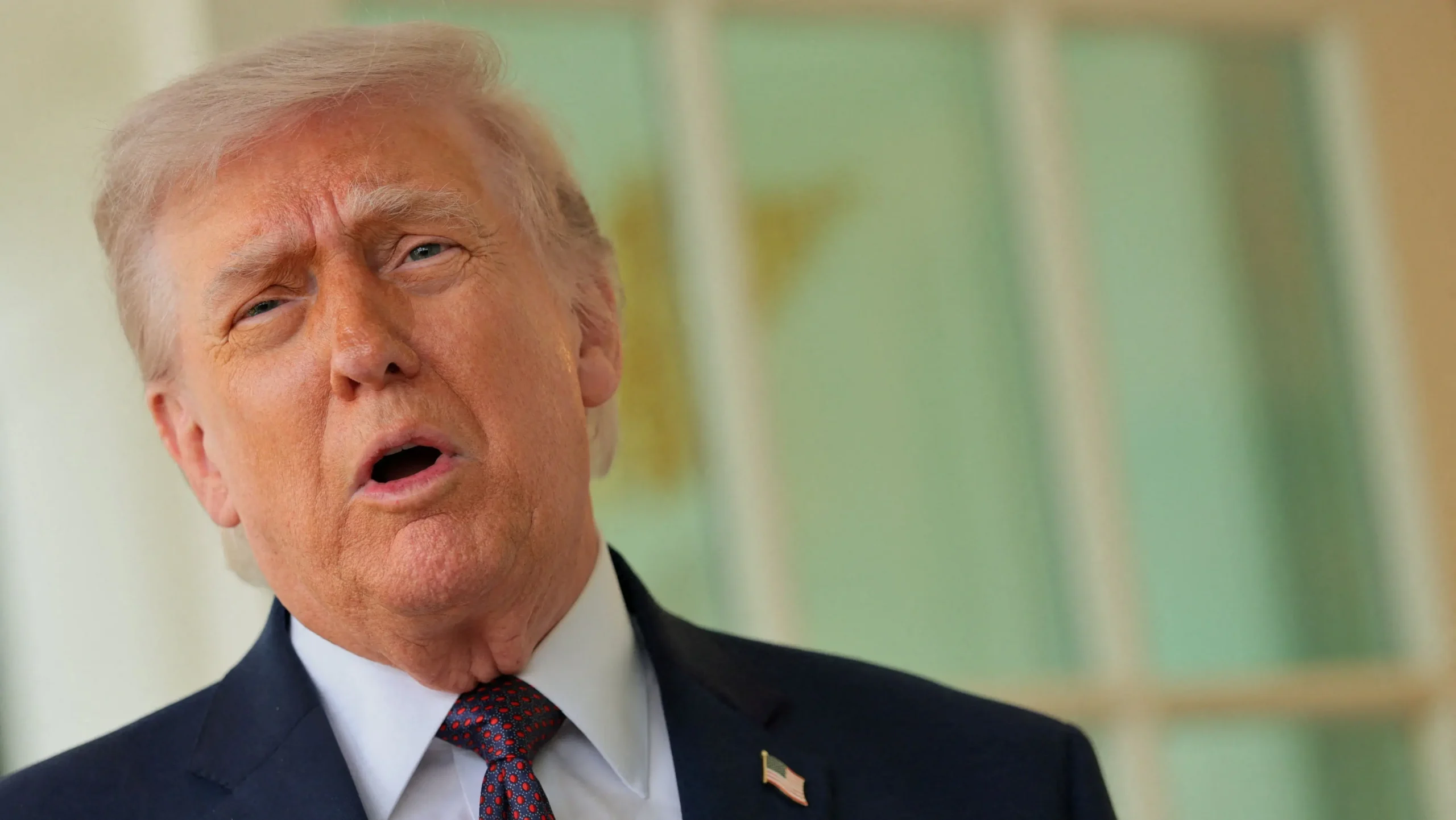 Trump anuncia tarifas de 25% para carros da União Europeia agora