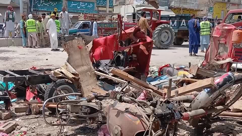 Explosão em mercado no Paquistão deixa 10 mortos e feridos