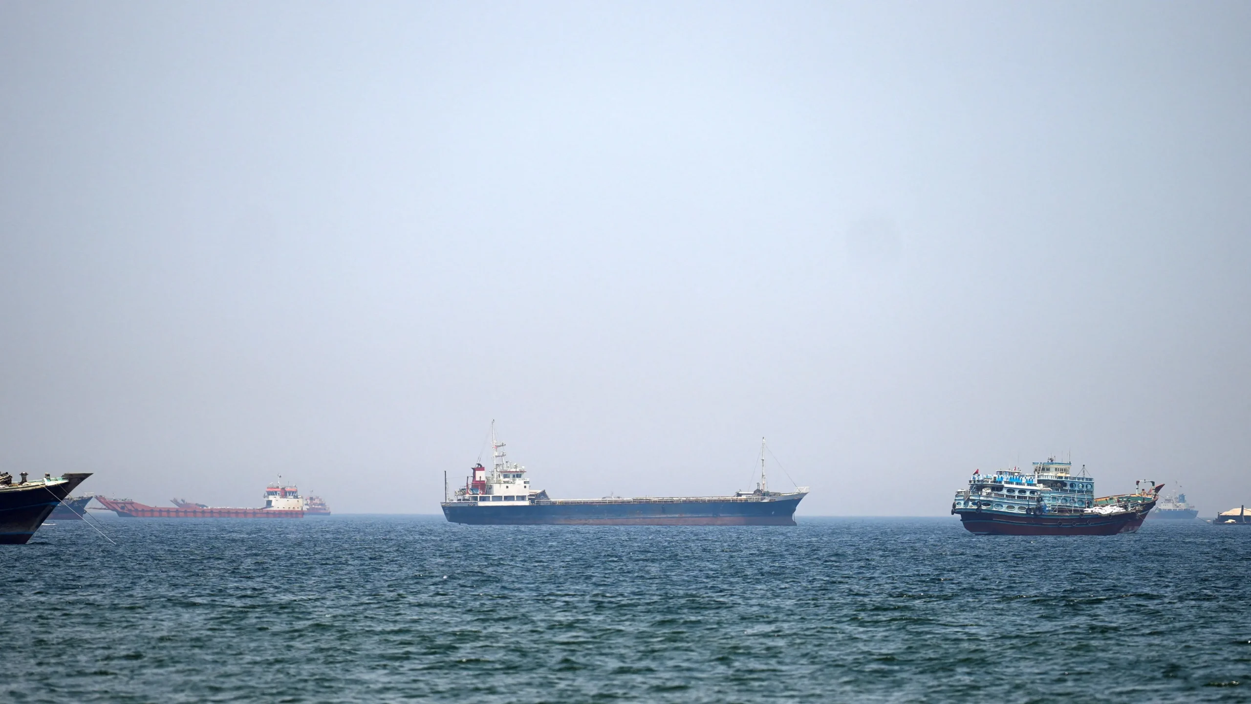 Irã diz que navios de países que impuseram sanções enfrentarão obstáculos em Ormuz