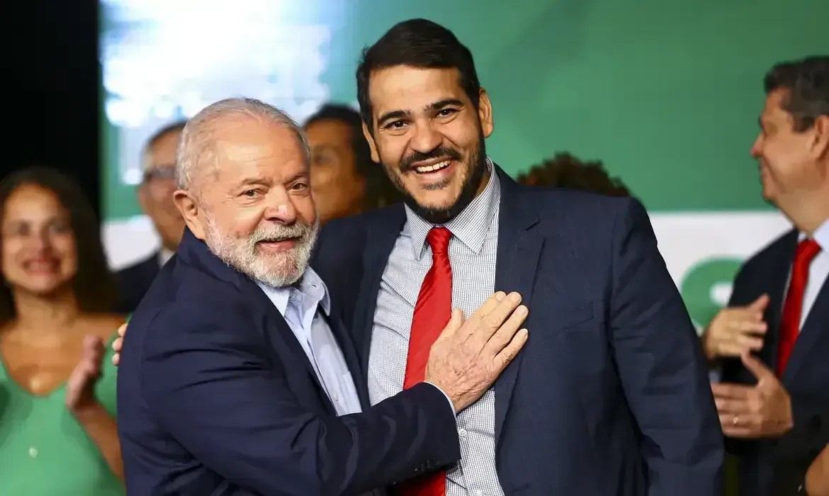 Lula diz a aliados que não aceitou derrota e defenderá Messias no STF