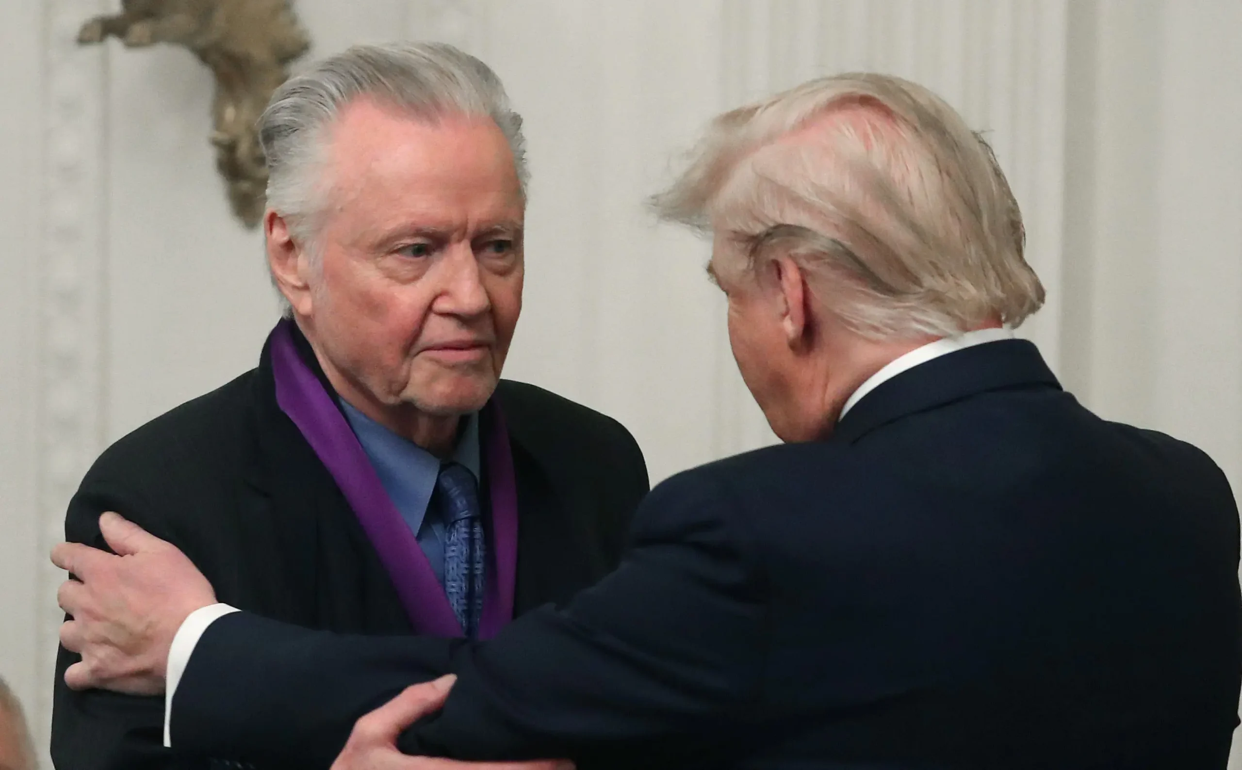 Jon Voight se reúne com Trump para apoiar Hollywood com incentivos