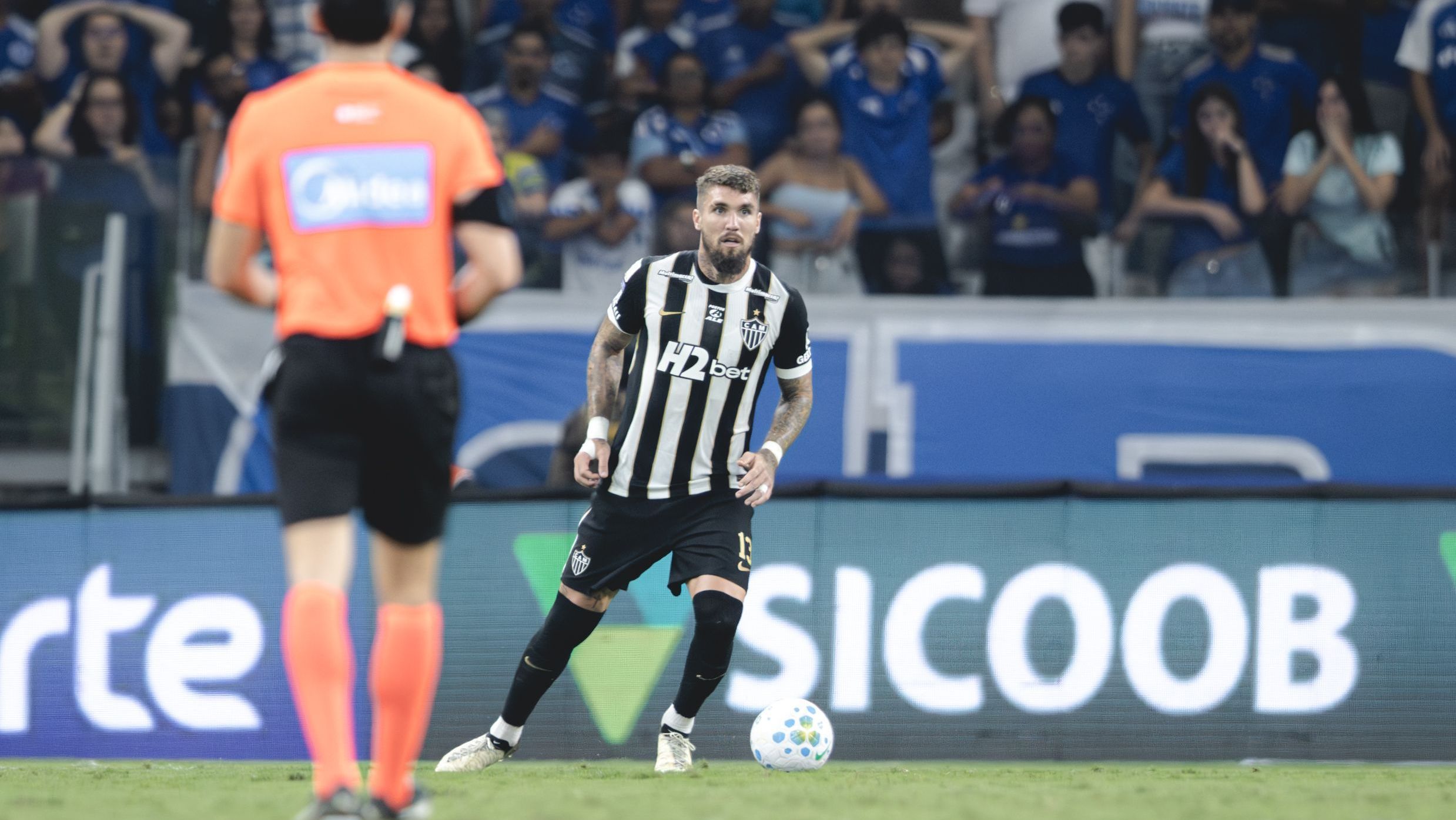 Cruzeiro x Atlético: entenda a expulsão de Lyanco na súmula