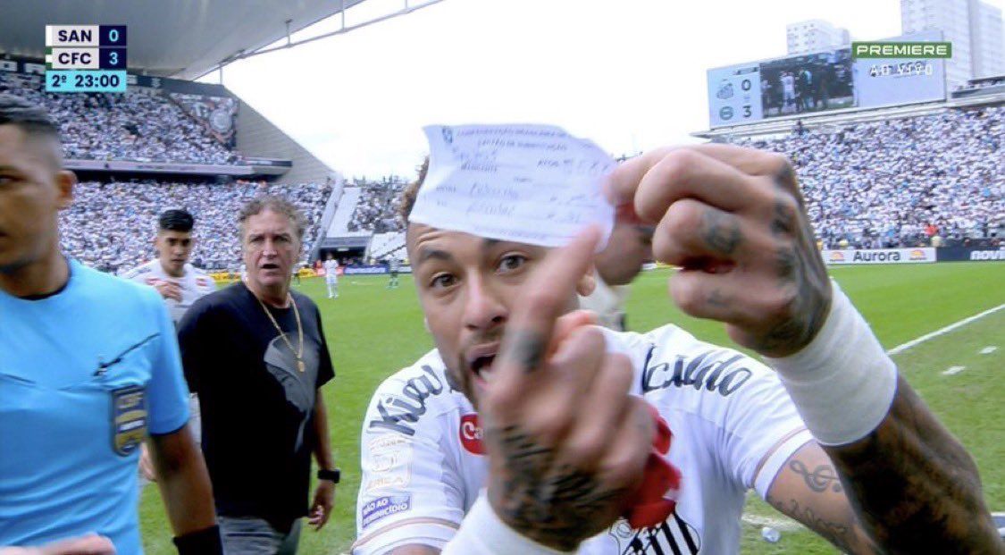 Erro do árbitro faz Neymar ser substituído por engano no jogo
