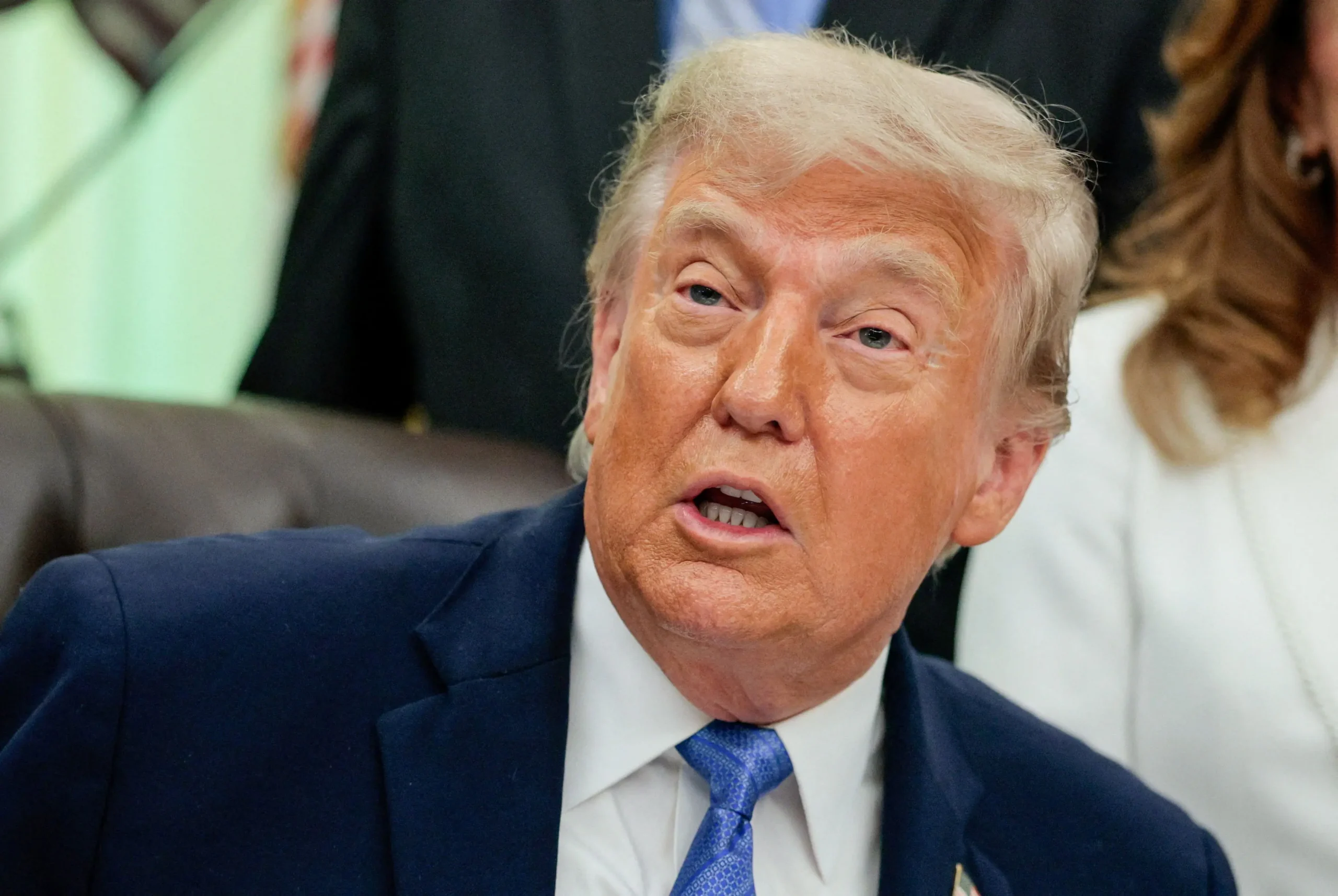 Trump ameaça Irã com ataques se não resolver problemas no Líbano