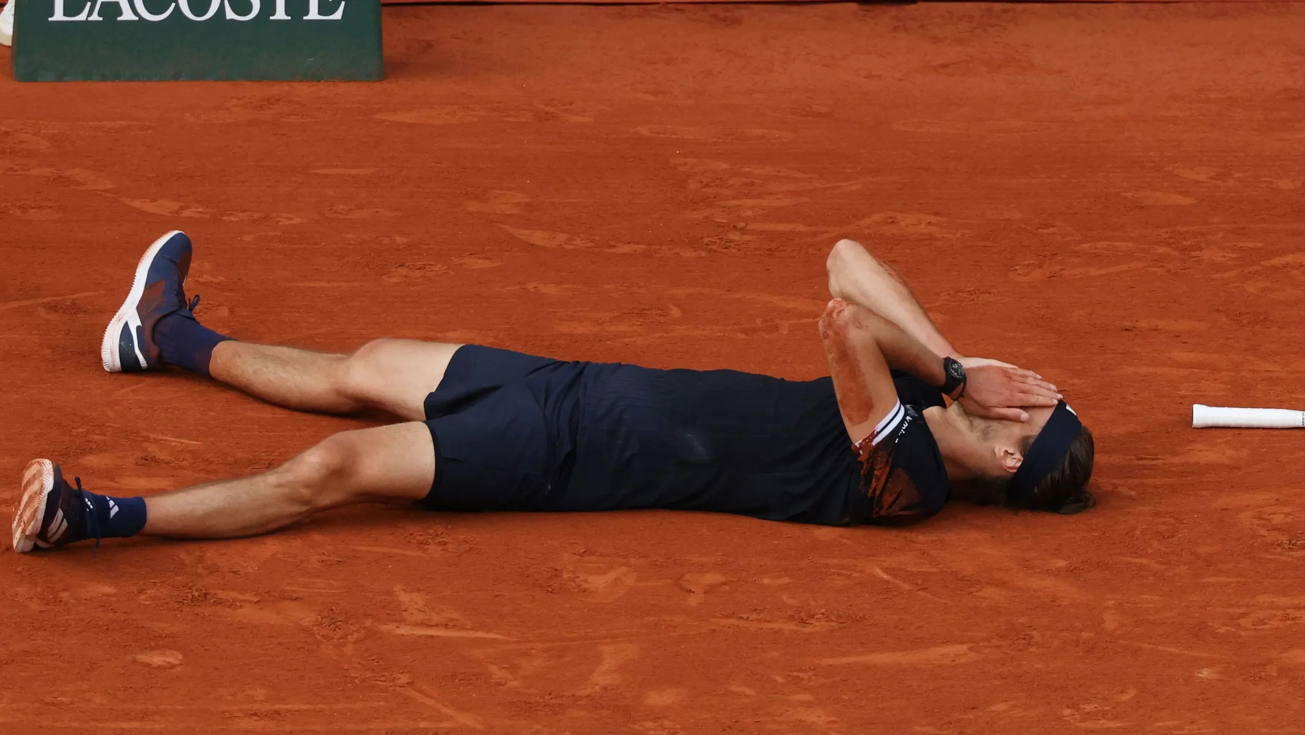 Zverev vence Cobolli e conquista Grand Slam inédito em Roland Garros