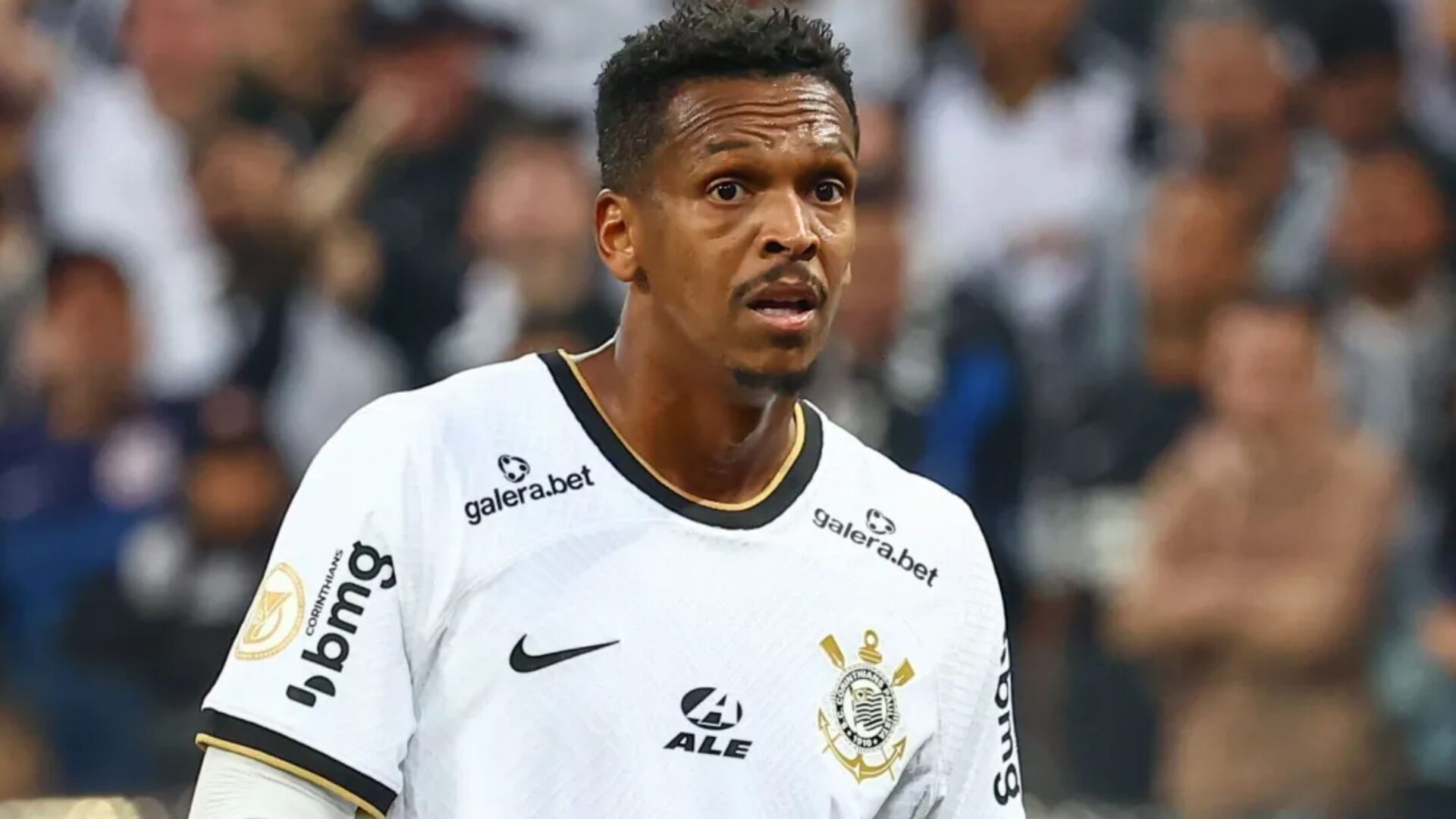 Ex-jogador Jô é preso por dívida de pensão alimentícia repetida