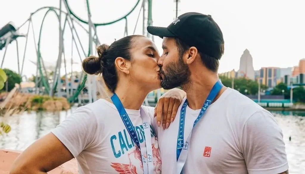Ivete Sangalo posa ao lado do ex-marido após polêmicas recentes