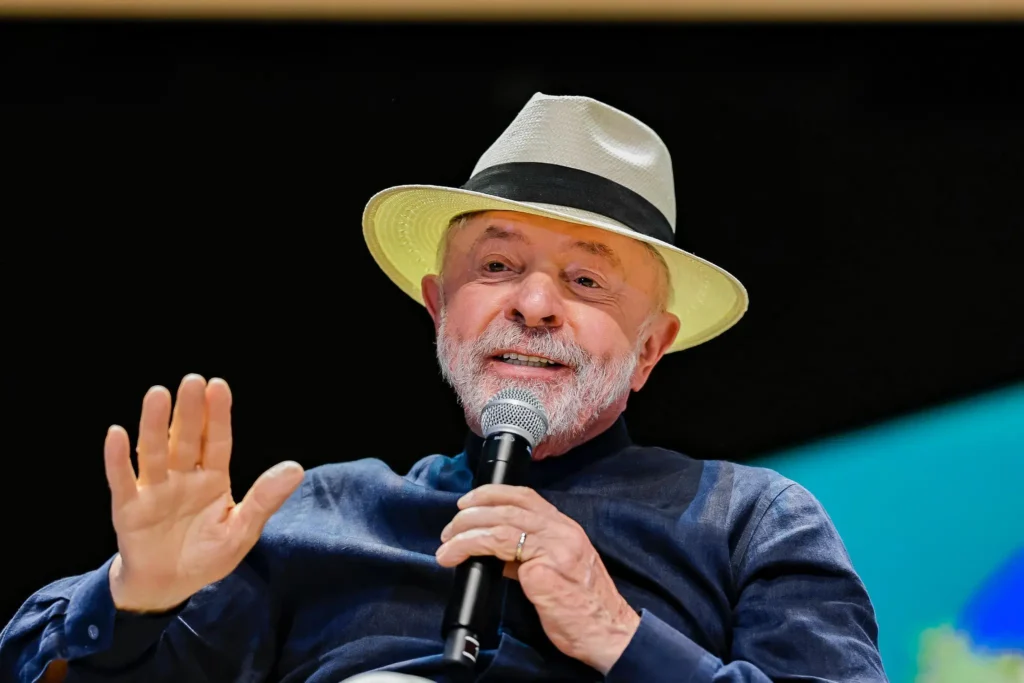 Lula chega na França para participar da cúpula do G7 e dialogar