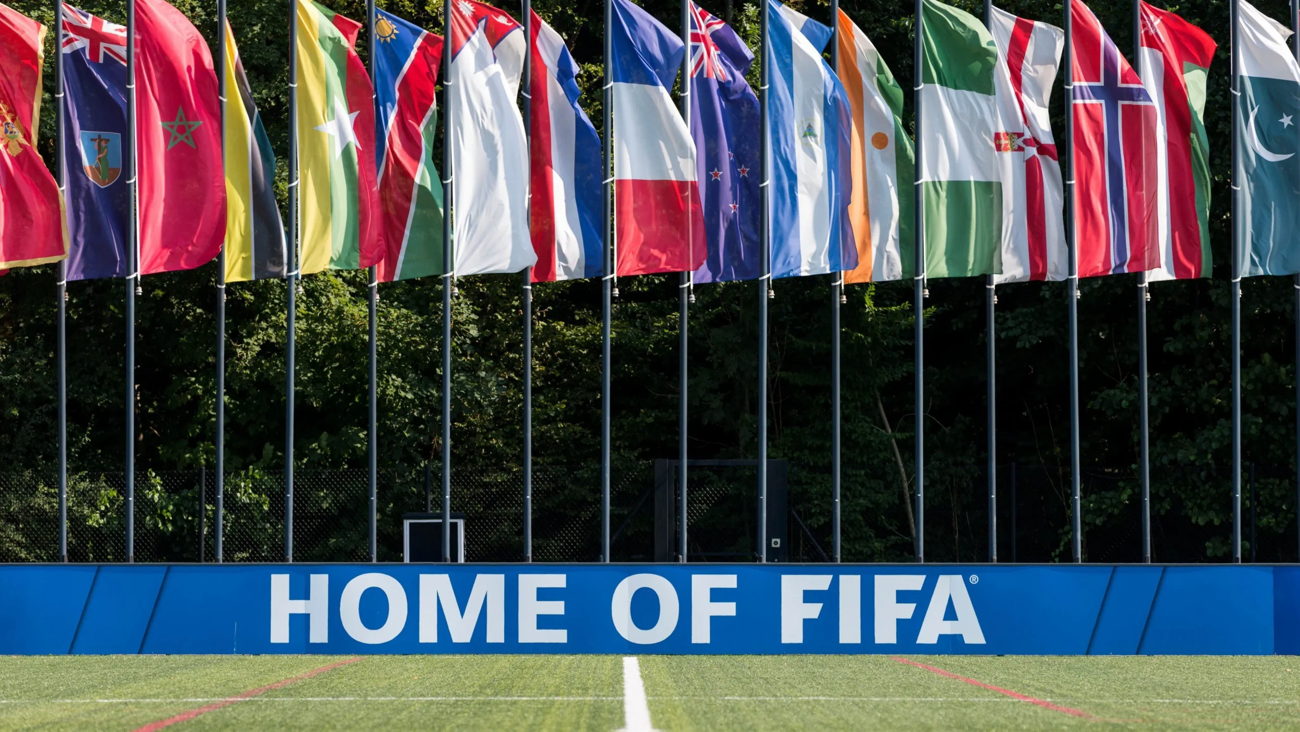 Copa à venda? Entenda a polêmica entre Fifa e Uefa agora!