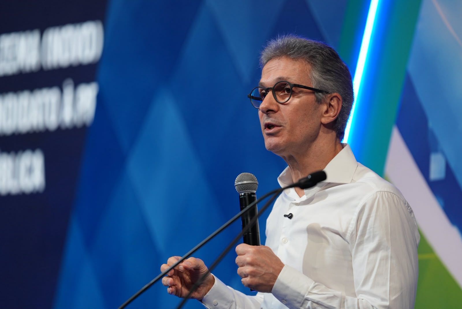 “Estatal é só para fazer politicagem”: Zema defende privatizações