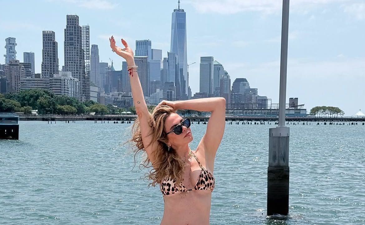 Luciana Gimenez curte praia em Manhattan: momentos de felicidade