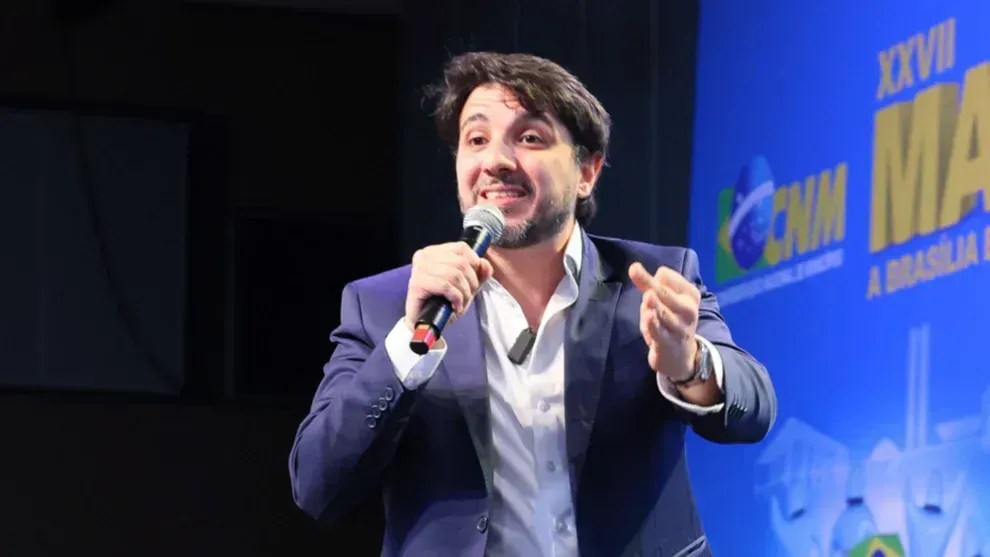 Renan Santos ainda é candidato após suspensão de Toffoli?