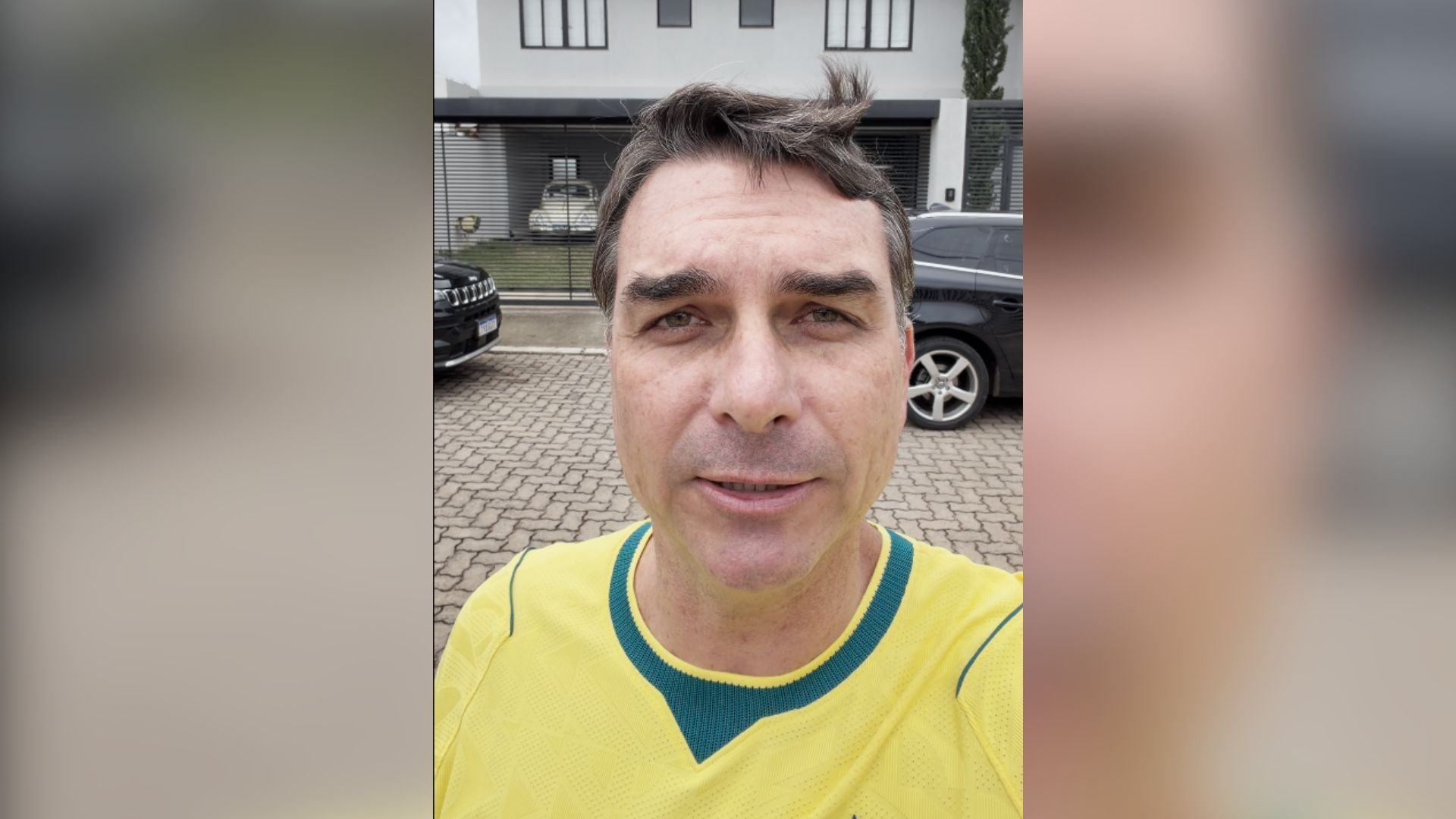 Flávio come pão com leite condensado e gera polêmica política