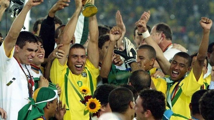 Pentacampeão passa por cateterismo e se recupera bem após dor