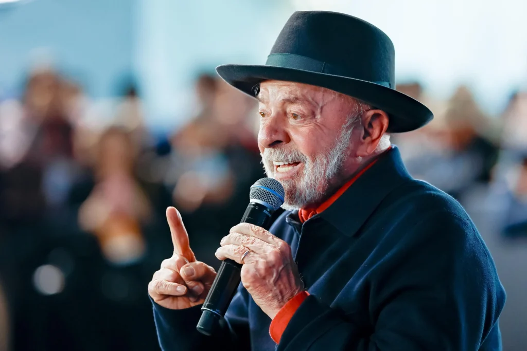 Lula diz confiar em Lulinha e manter investigações em andamento
