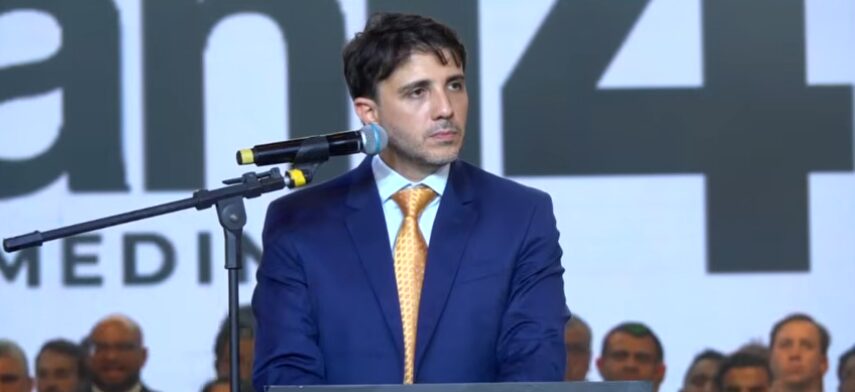 Missão oficializa candidatura de Renan no TSE com propostas impactantes