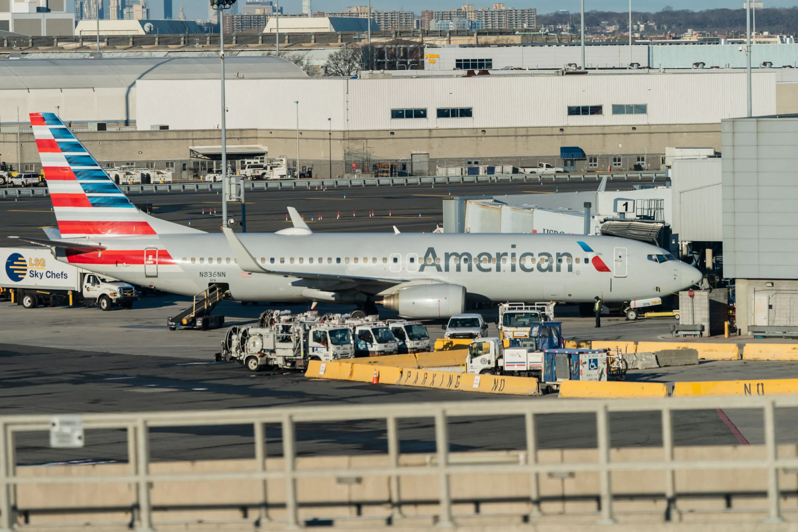 Aeroportos de Nova York congelam voos por falha crítica antes da ONU