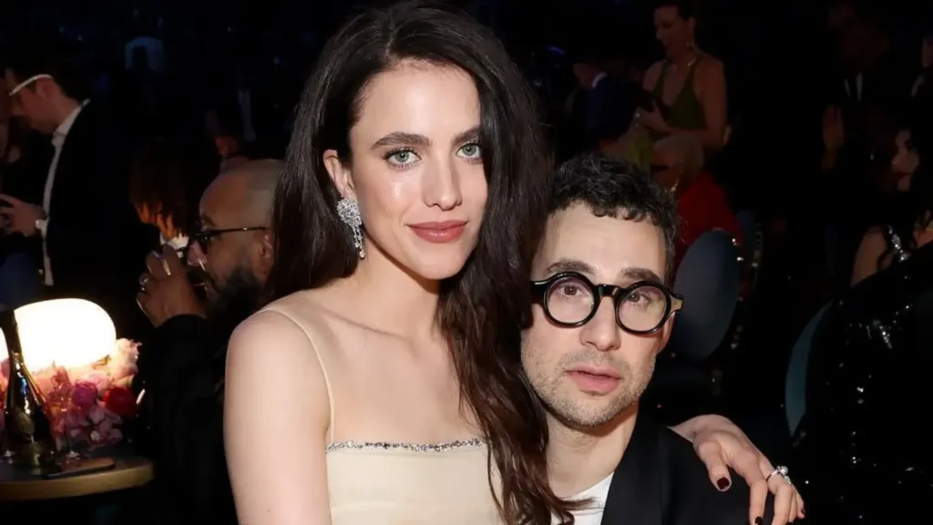 Jack Antonoff ironiza divórcio com Margareth Qualley em entrevista