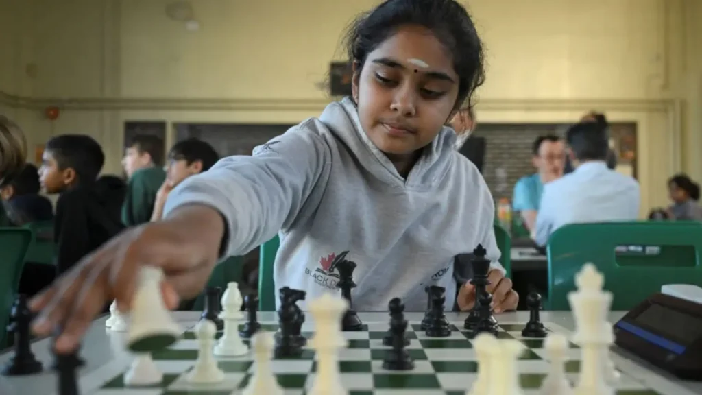 Do tabuleiro encontrado na pandemia ao recorde mundial: a jornada de uma menina no xadrez