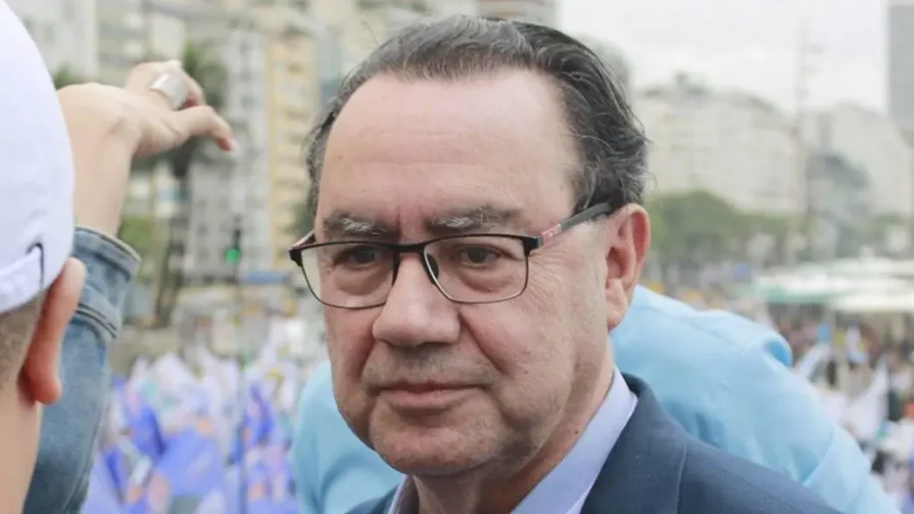Cury diz que “não se curva” para político e defende STF livre