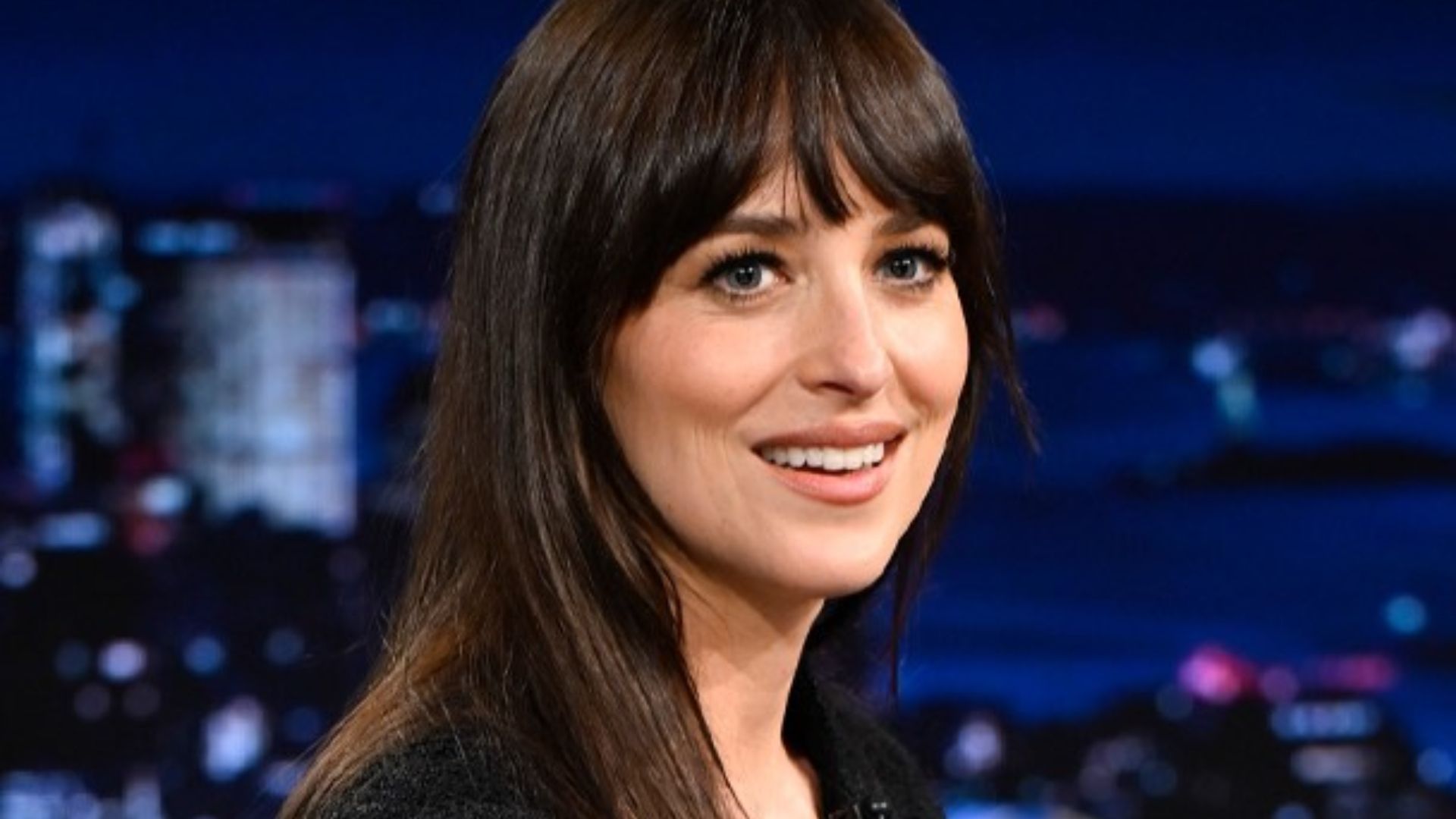 Dakota Johnson fala sobre participação em clipe de Taylor Swift