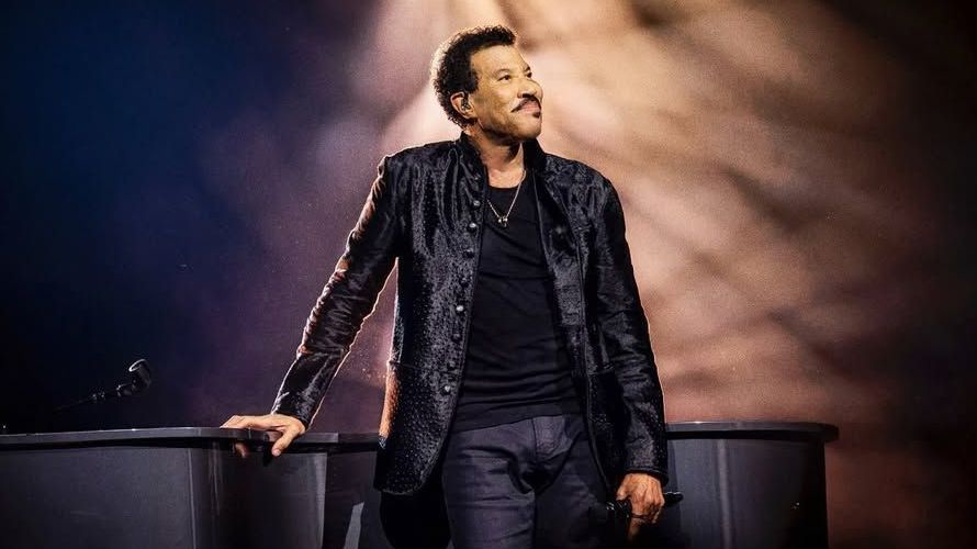 Lionel Richie confirma retorno ao “American Idol” e supera saúde