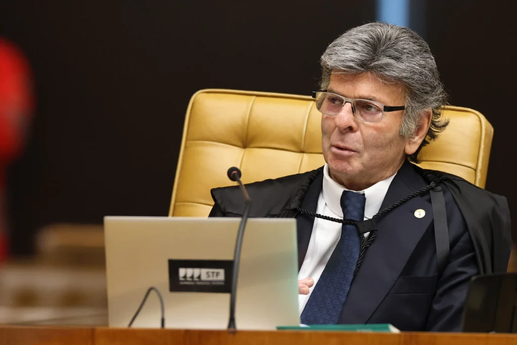 Fux vota para manter inelegibilidade de condenados por crime eleitoral