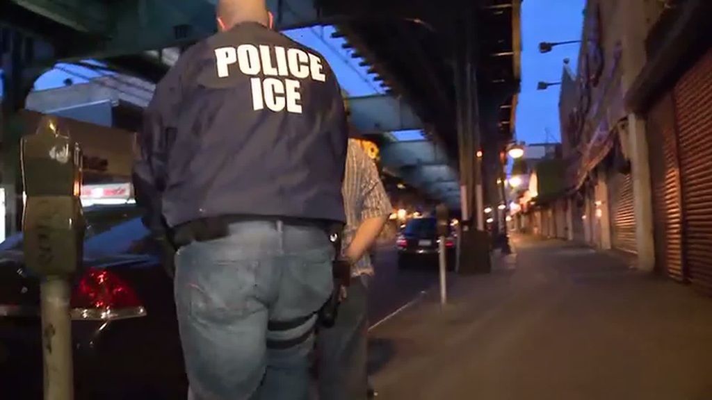 Agente do ICE atira em homem durante abordagem em NY