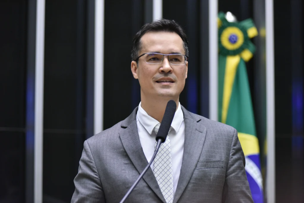 À CNN, Dallagnol relata clima tenso em debate na Band